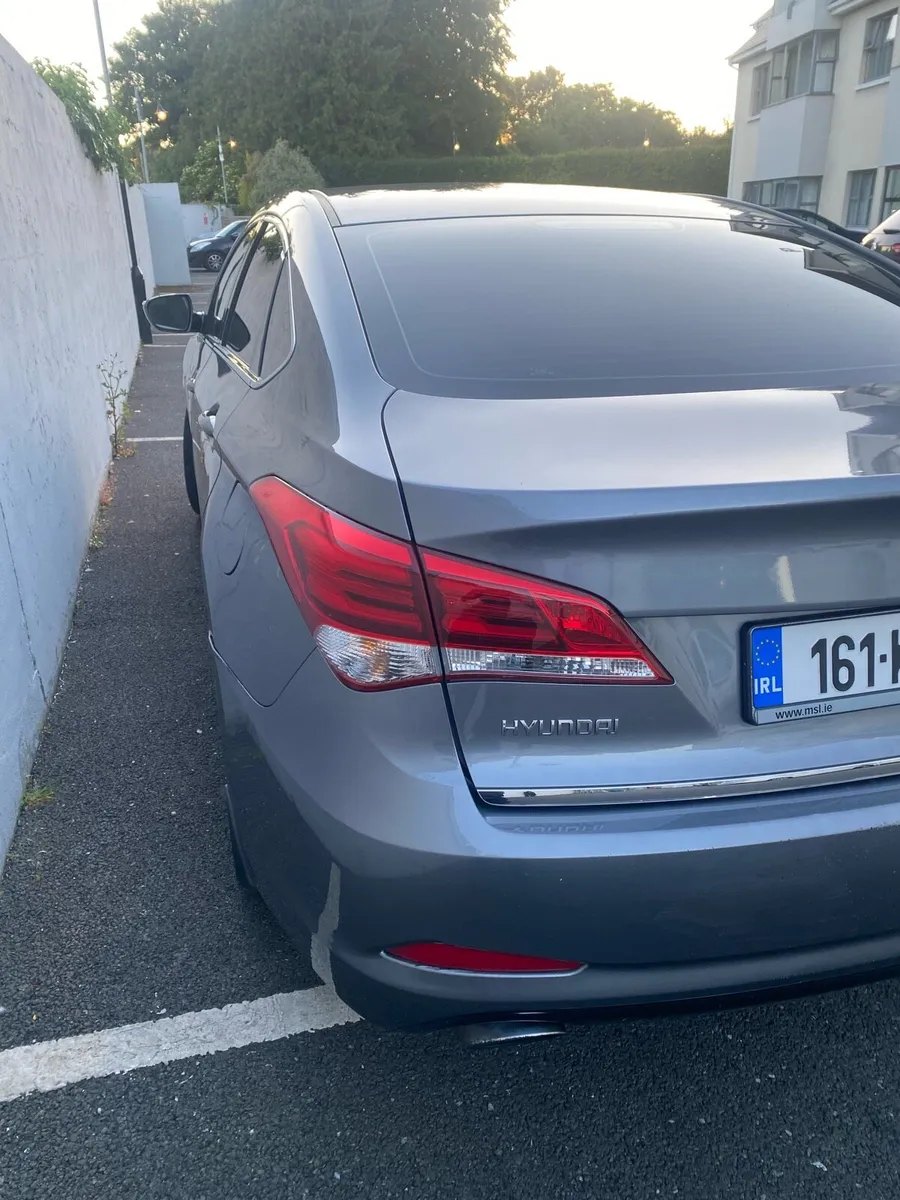 Car - Image 3
