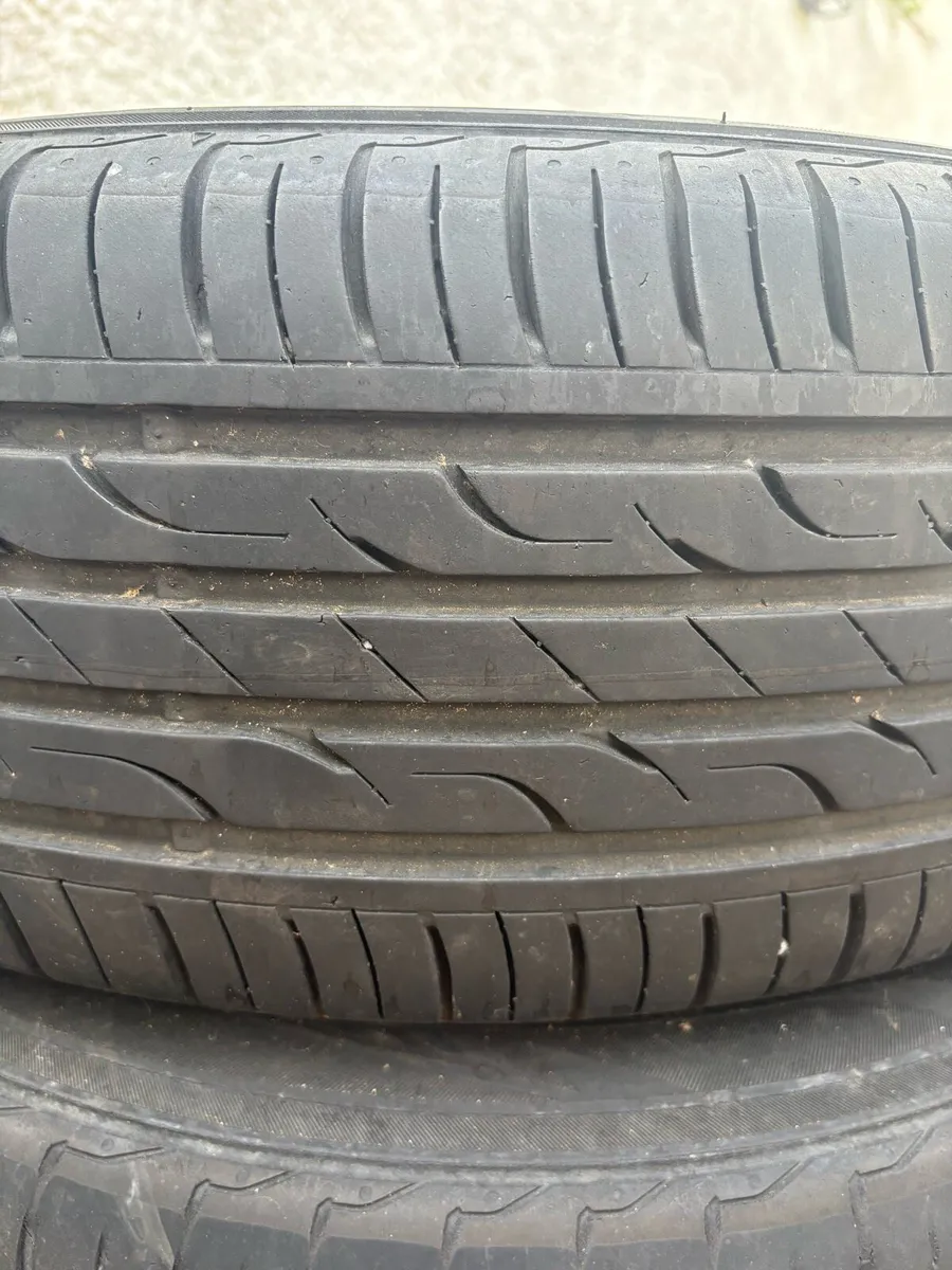16inch Volkswagen Alloys and Tyres - Image 3