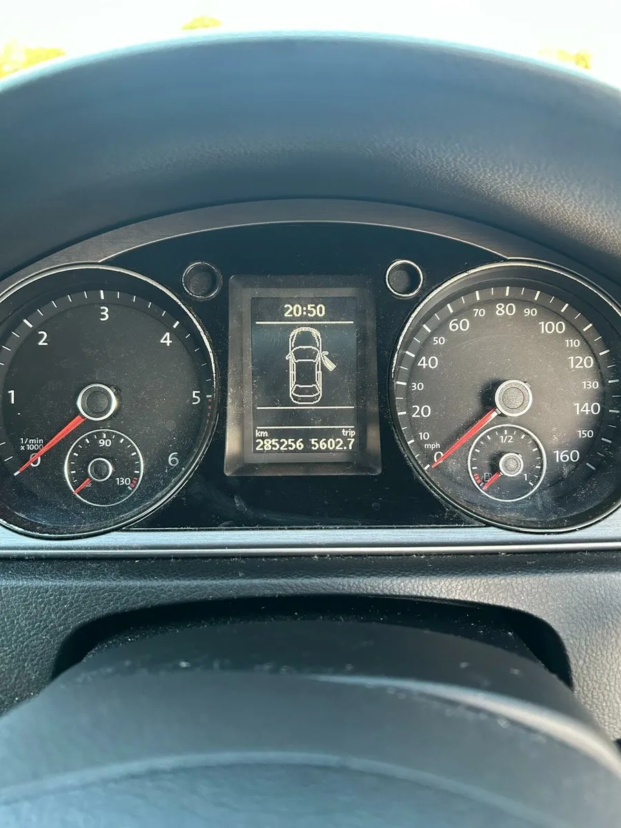 Car - Image 4