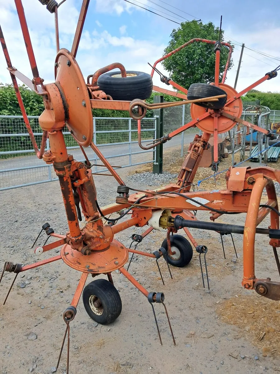 Kuhn tedder - Image 1