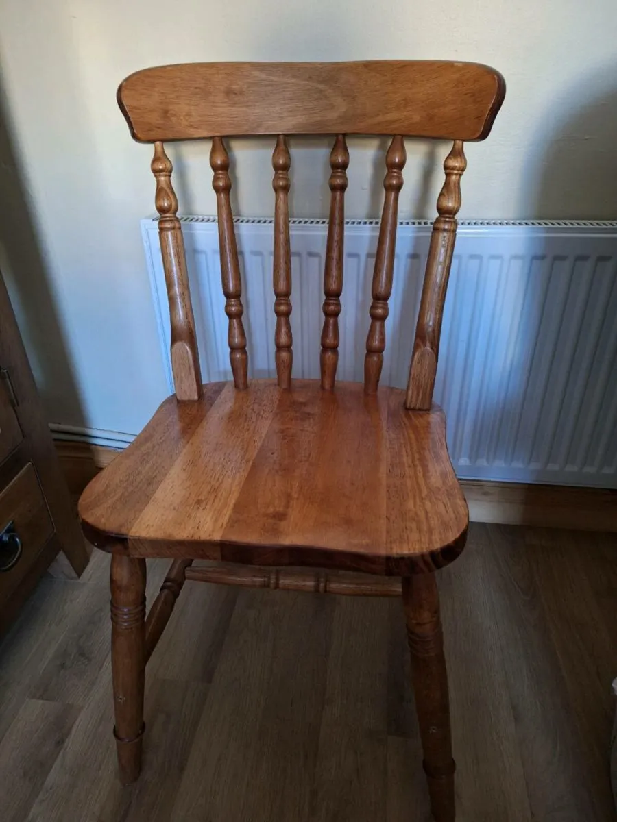 Kitchen table and 6 chairs - Image 1