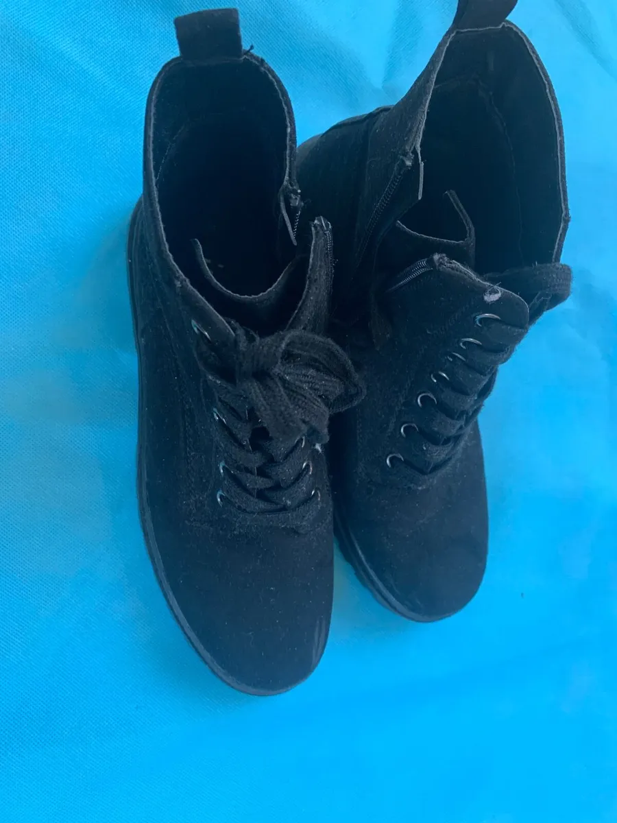 Shoes - Image 3