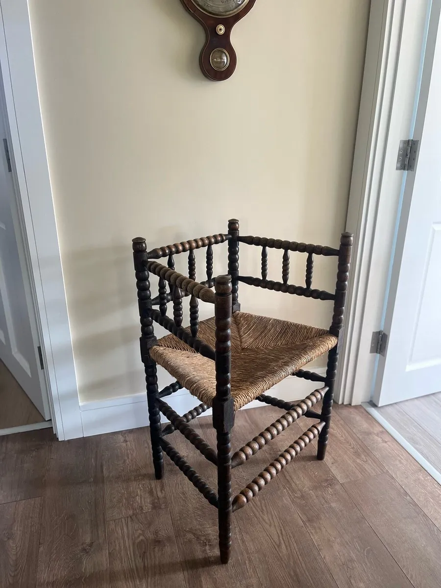 Antique Arts and Crafts Elm Bobbin Chair - Image 4
