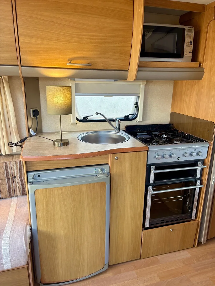2007 Swift Charisma Caravan - Image 4
