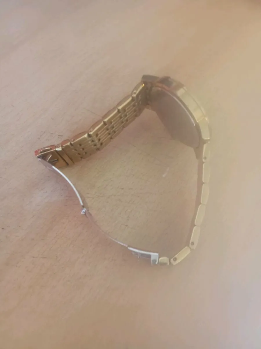 Ladies guess watch - Image 2