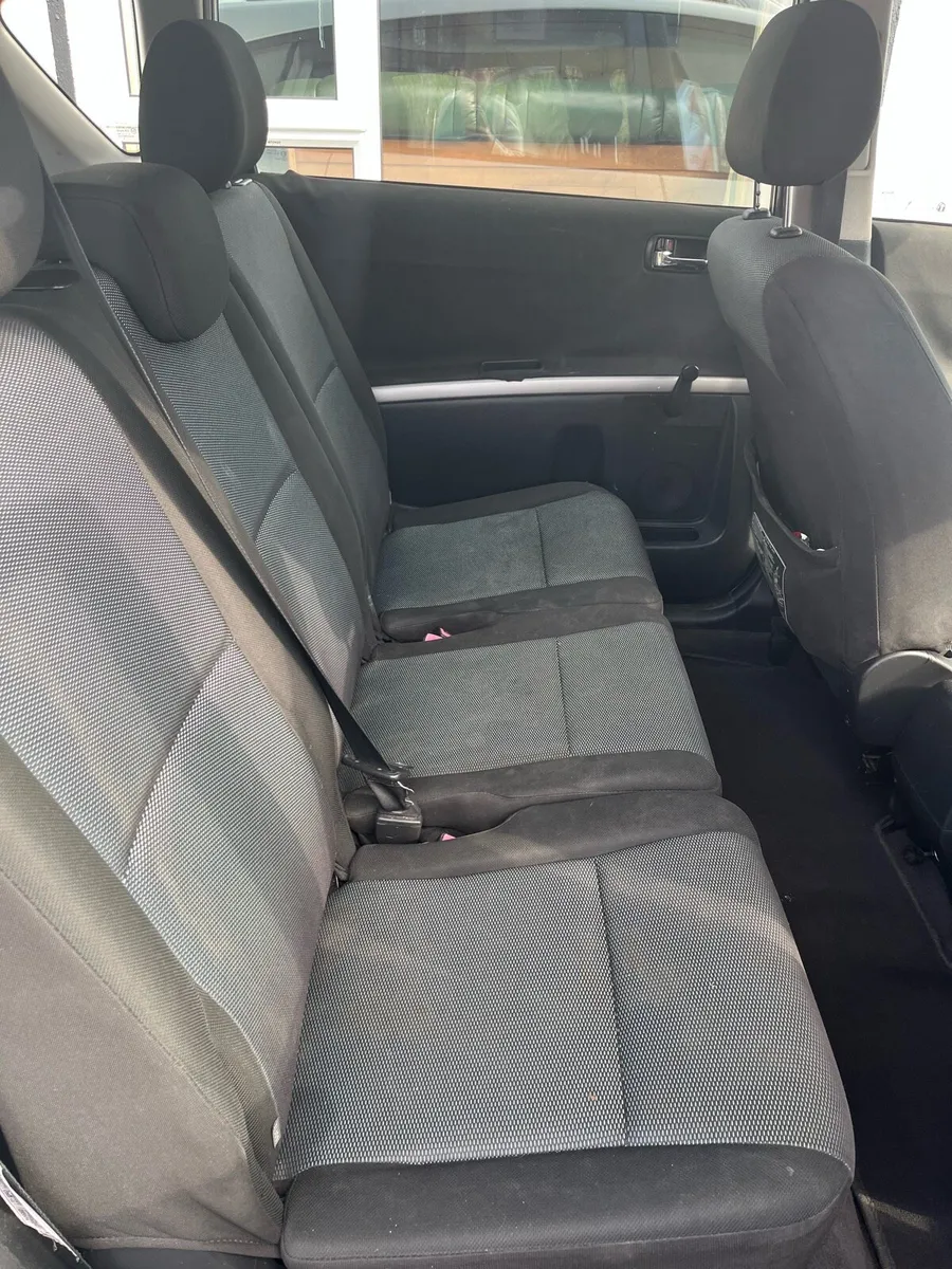 Toyota Corolla Verso Automatic - Image 4