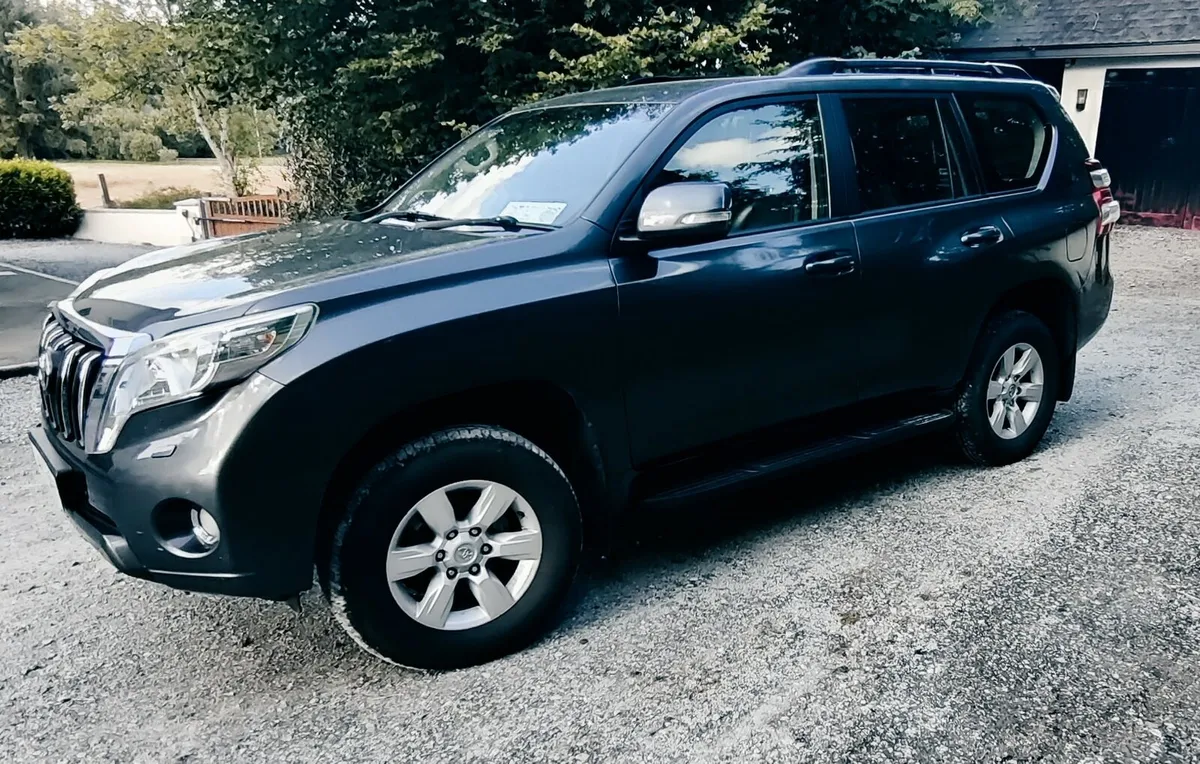 Toyota Landcruiser crew cab - Image 4