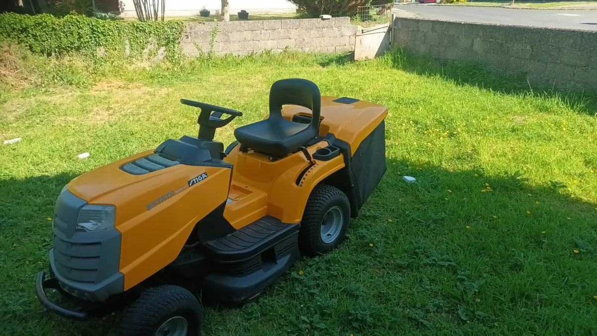 Stiga ride on lawnmower - Image 2