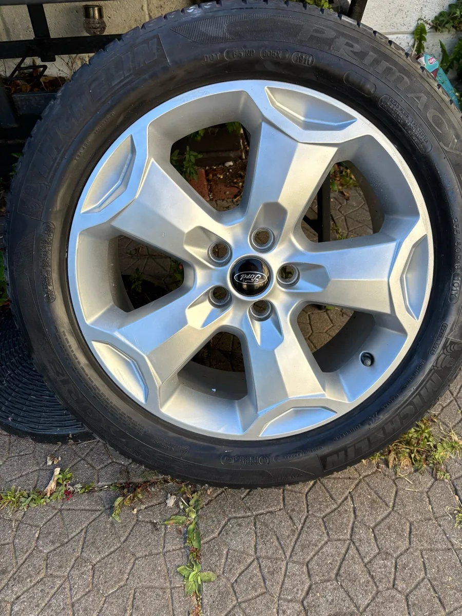 Ford alloy wheels - Image 3