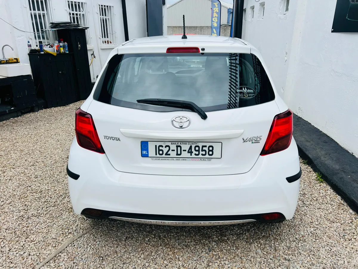 2016 Toyota Yaris 1.0 vvti Terra **Only 6500km** - Image 4
