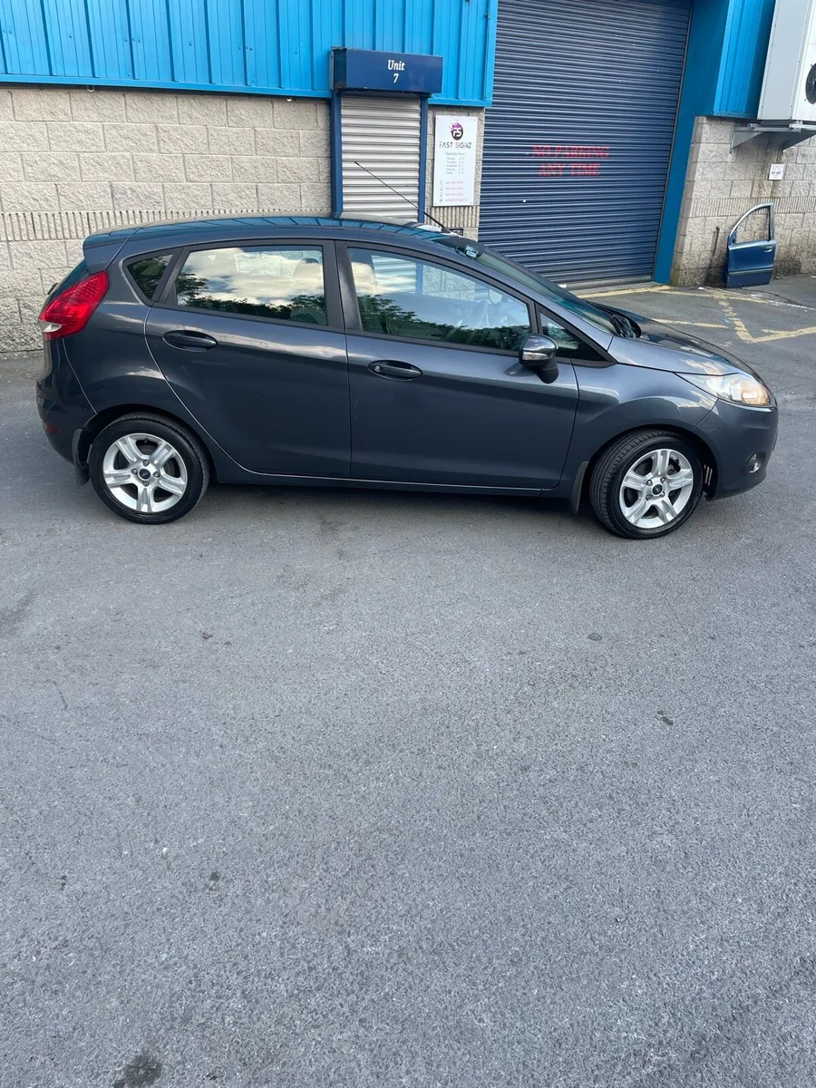 2010 ford fiesta - Image 3