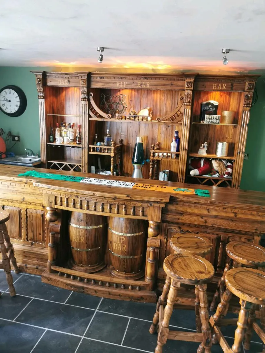Bar furniture - Image 1