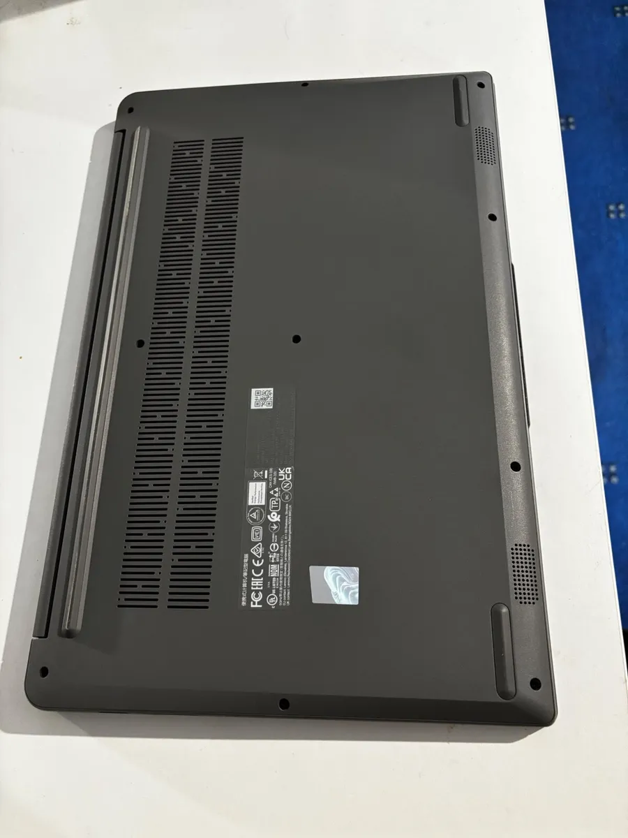 Laptop - Image 3
