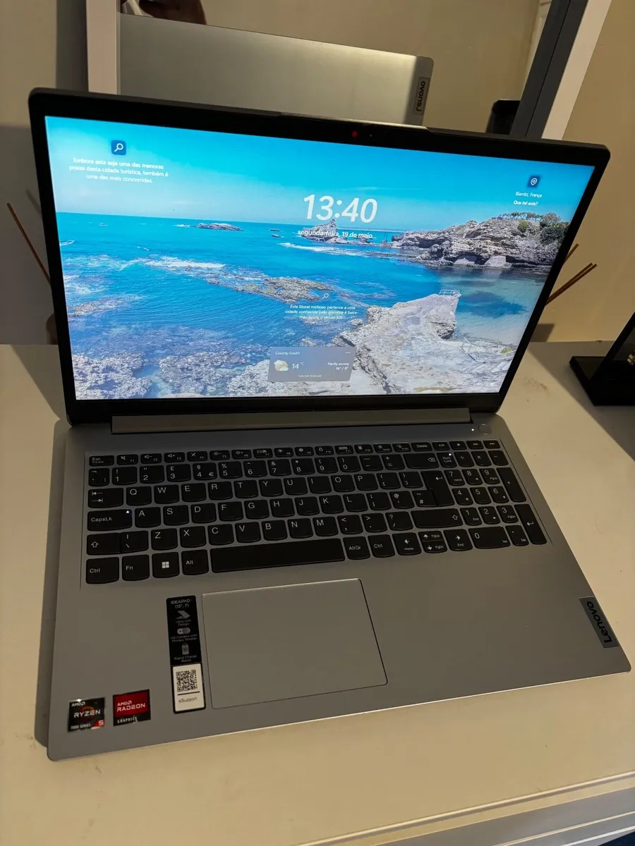 Laptop - Image 1