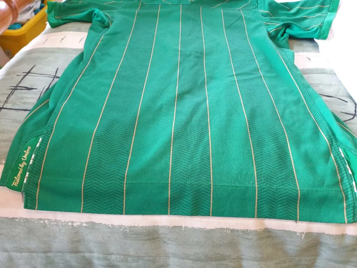 Ireland Football Home Jersey 2011 to 2012 Small - Image 3
