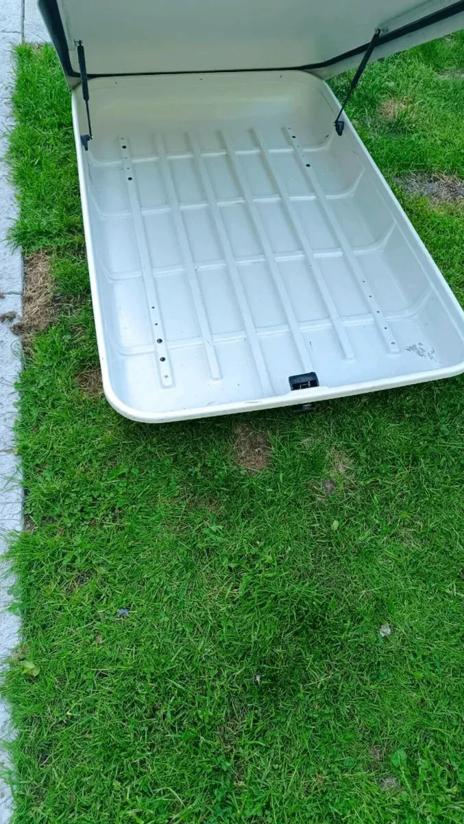 Roof box , roof bars - Image 2