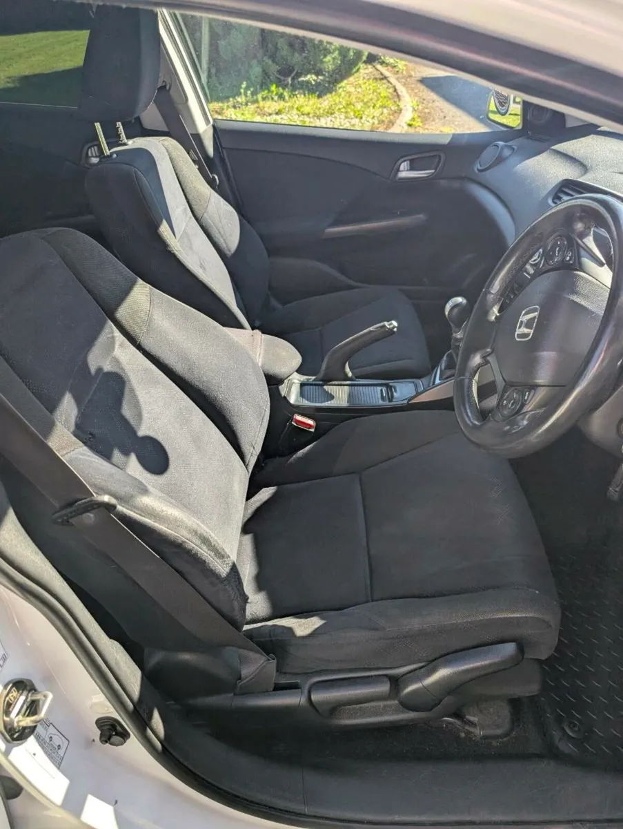 Honda civic - Image 3