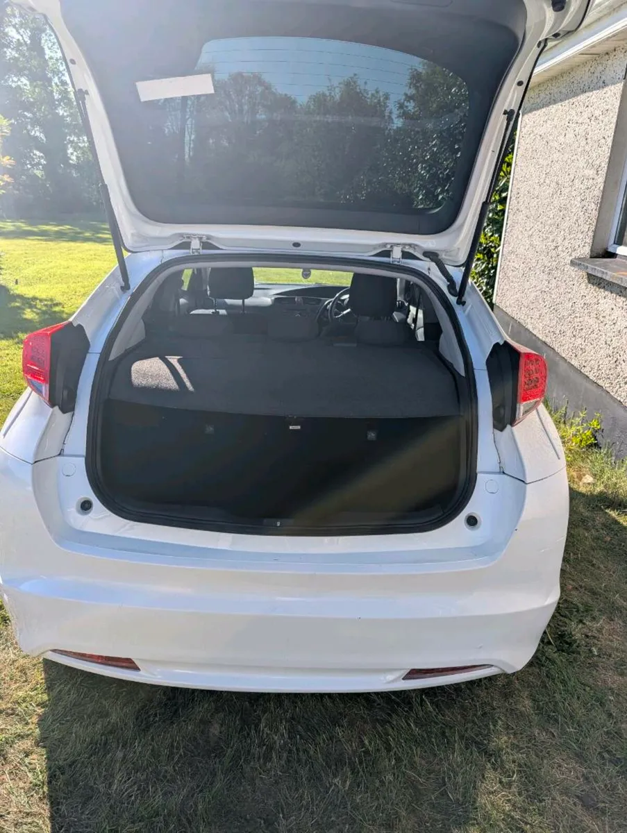 Honda civic - Image 4