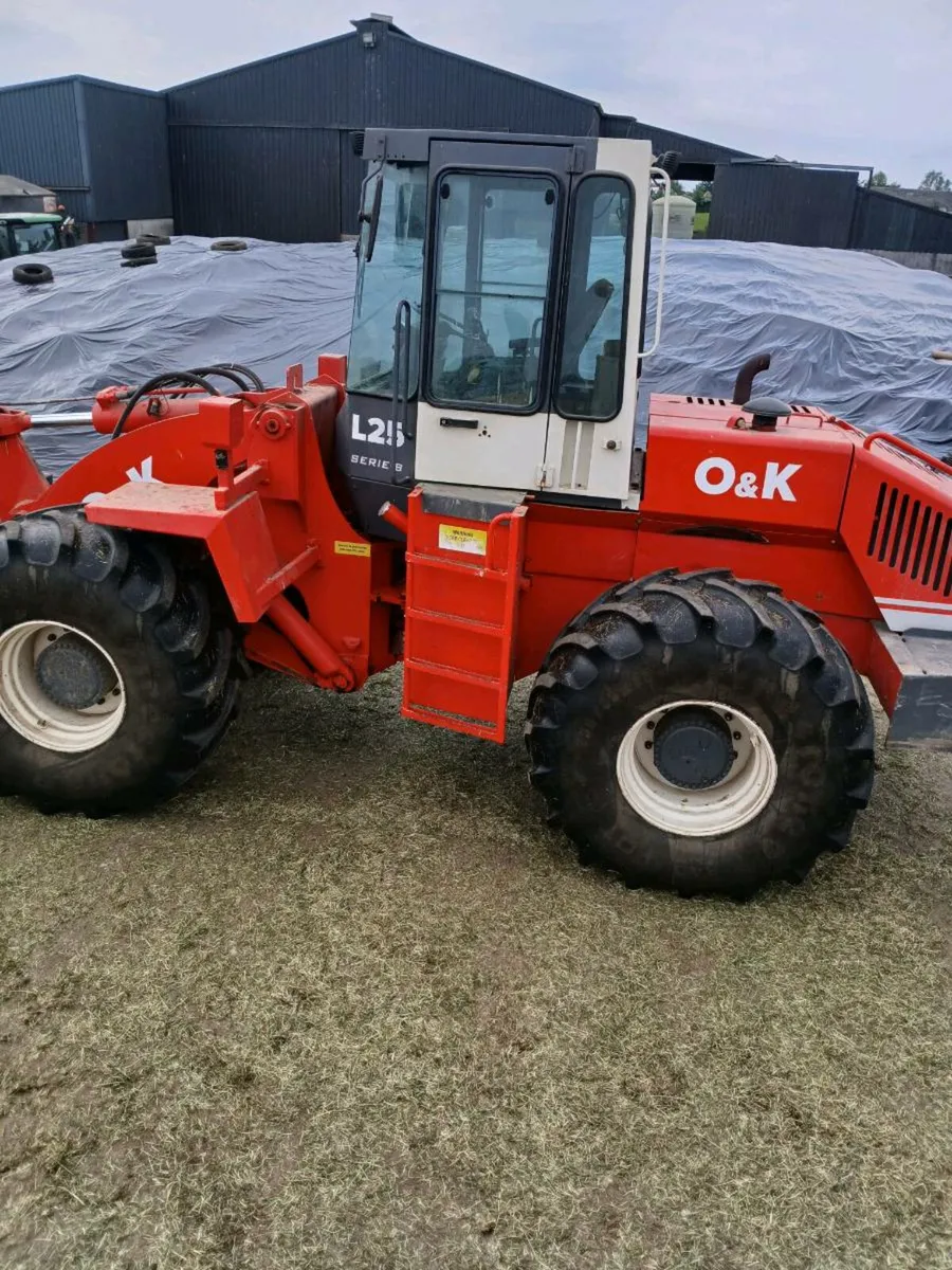 Tractor loader - Image 1