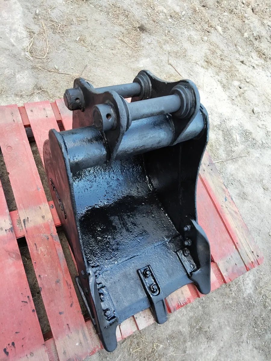 Bucket - Digging  - 16 Inch Width - Image 1