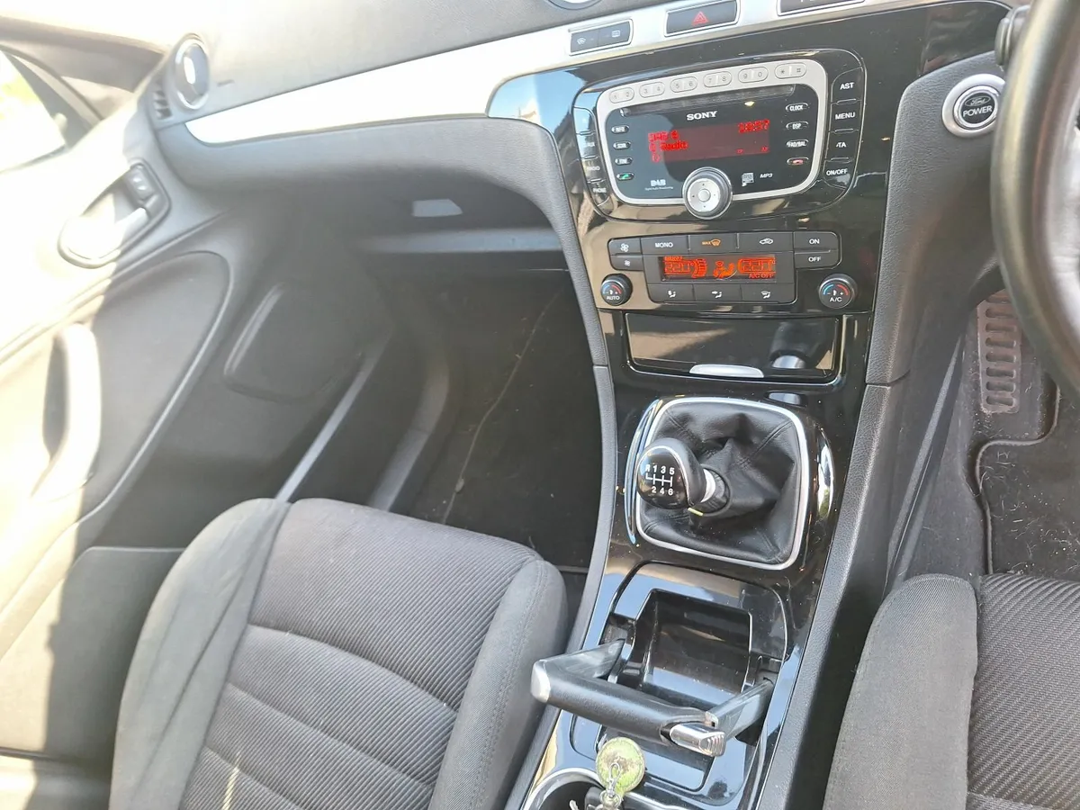 Ford S-Max 2012 - Image 2