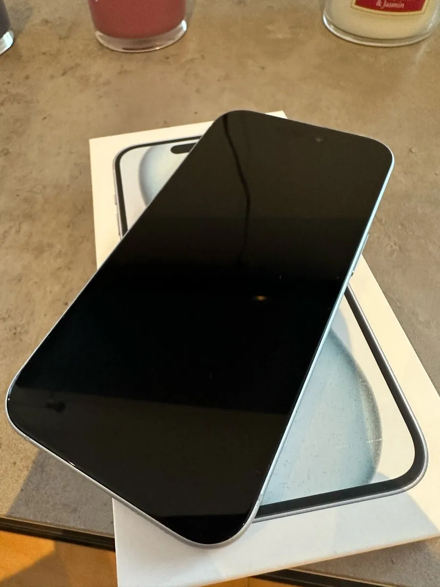 iPhone 15 128gb unlocked - Image 3