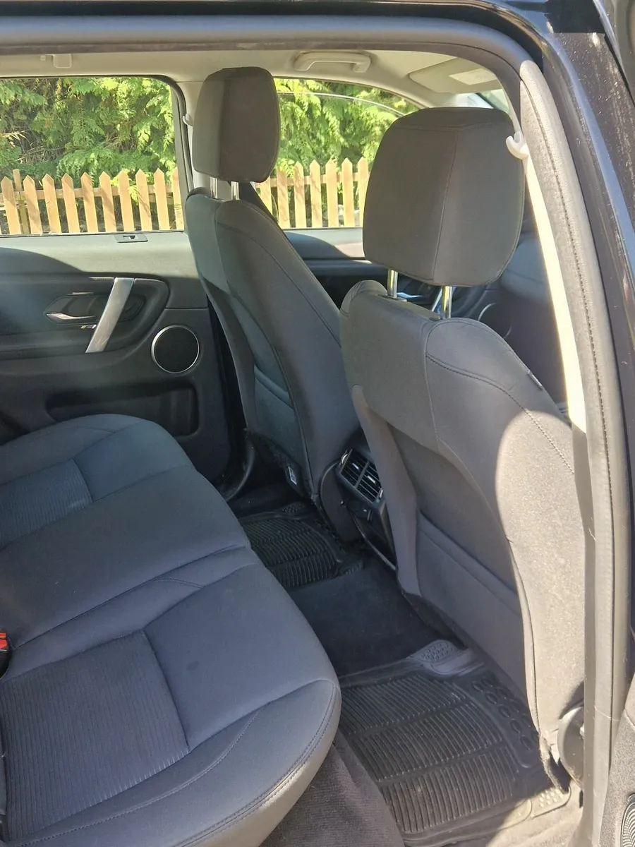 Land Rover Discovery Sport 2020 - Image 1