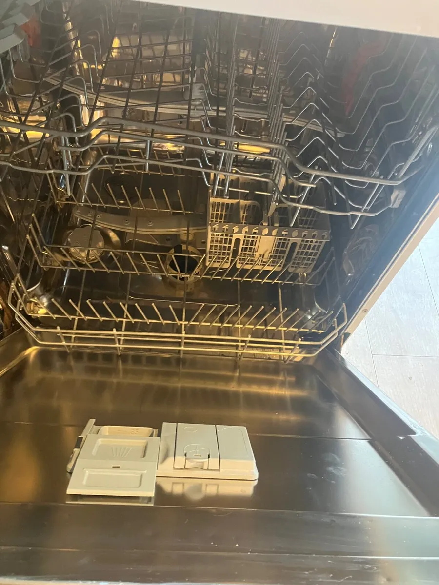 Dish washer - Image 2