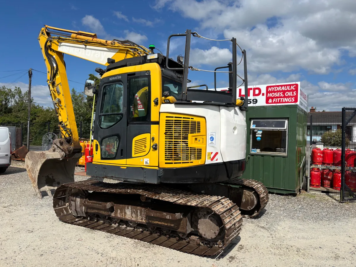 2018 Komatsu PC 138-11 US Tracked Excavator - Image 2