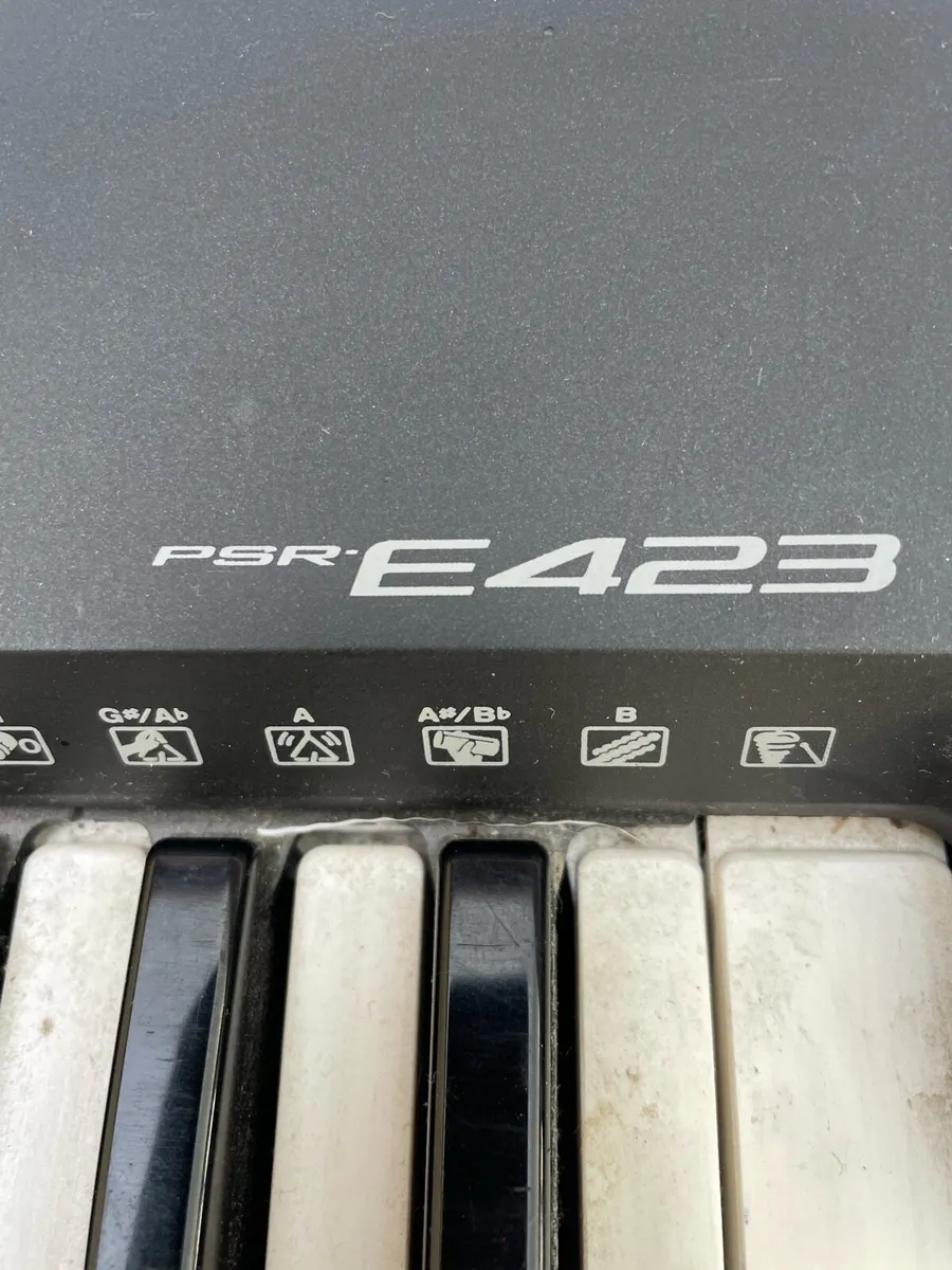 Yamaha PSR-E423 - Image 2