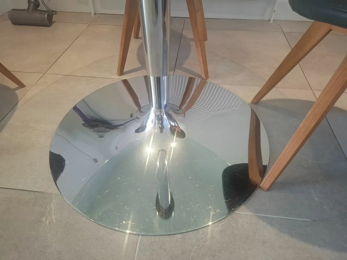 Calligaris glass top table - Image 3