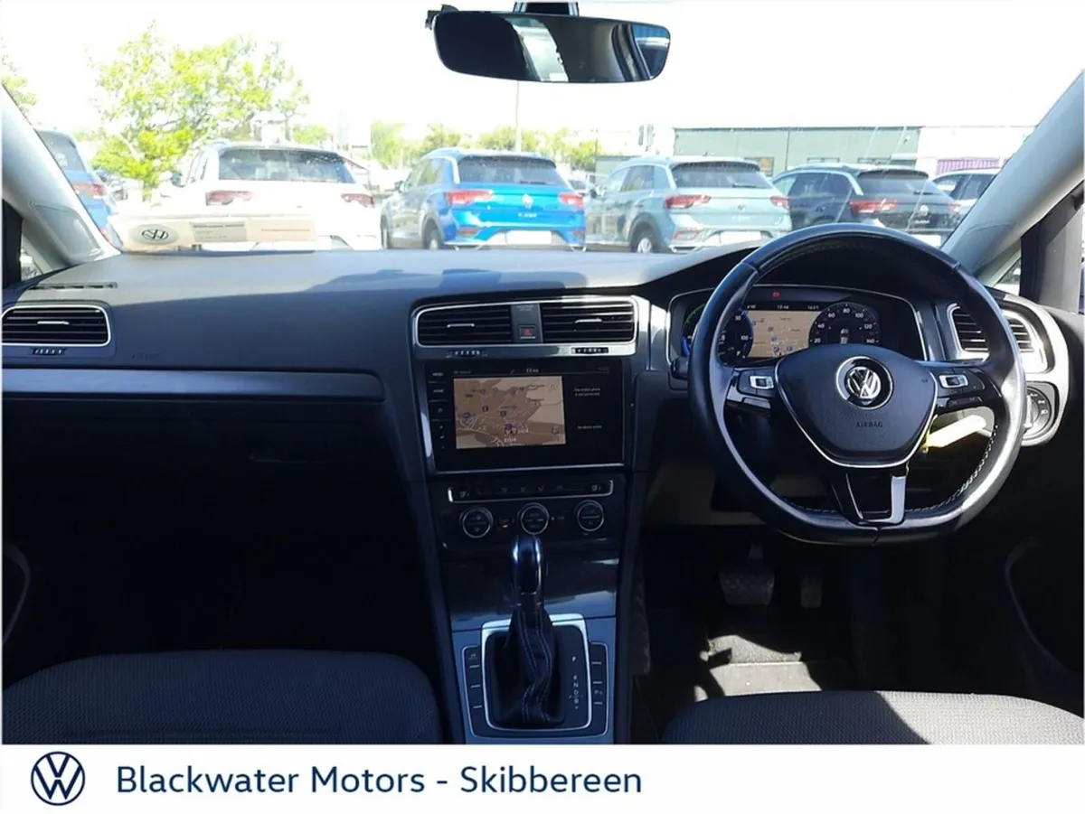 Volkswagen Golf E1F 136BHP Comfortline With Rearv - Image 3