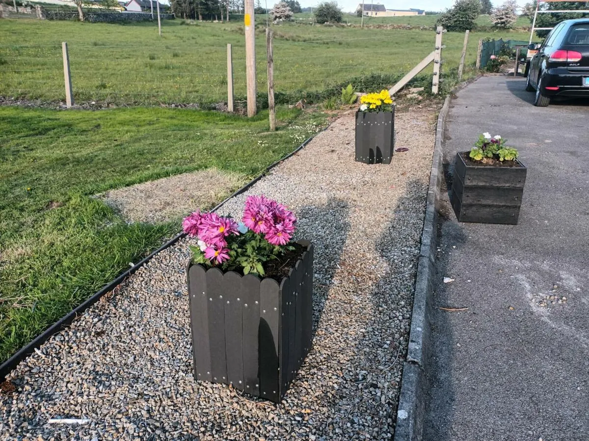 Flower planters - Image 2