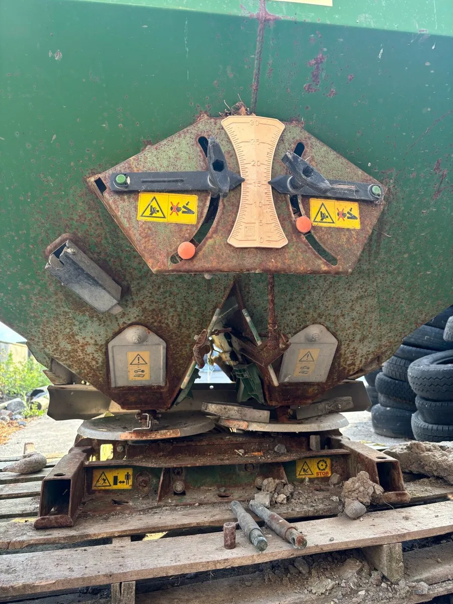 Amazone Fertiliser Spreader – Spares or Repair - Image 2