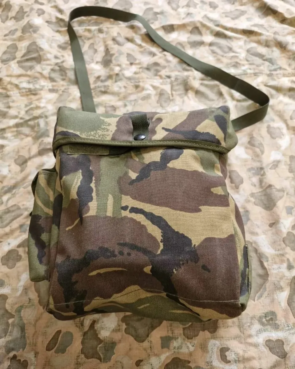 Original British Army Gas Mask AVON Protective Mas - Image 3