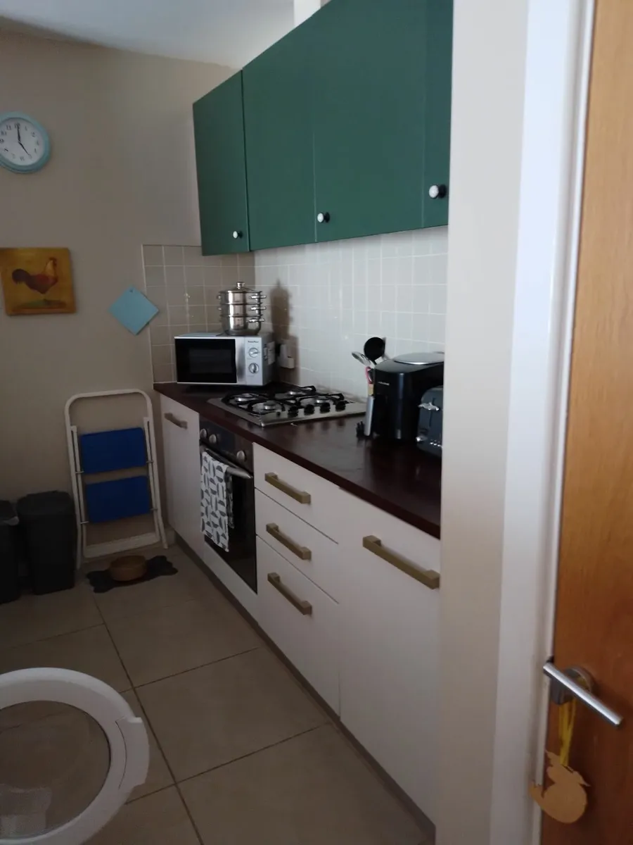 Fitted kitchen - Image 1