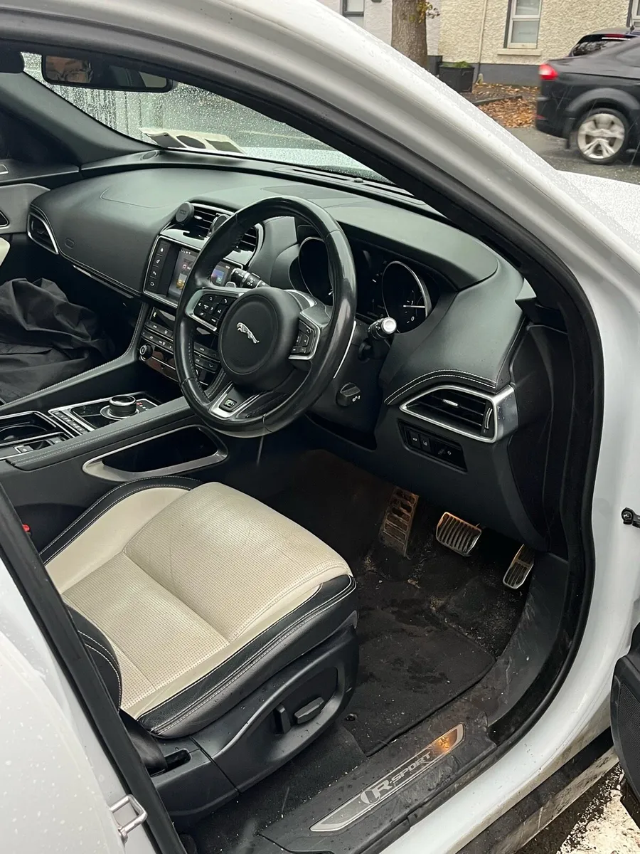 F Pace R Sport Jaguar - Image 4