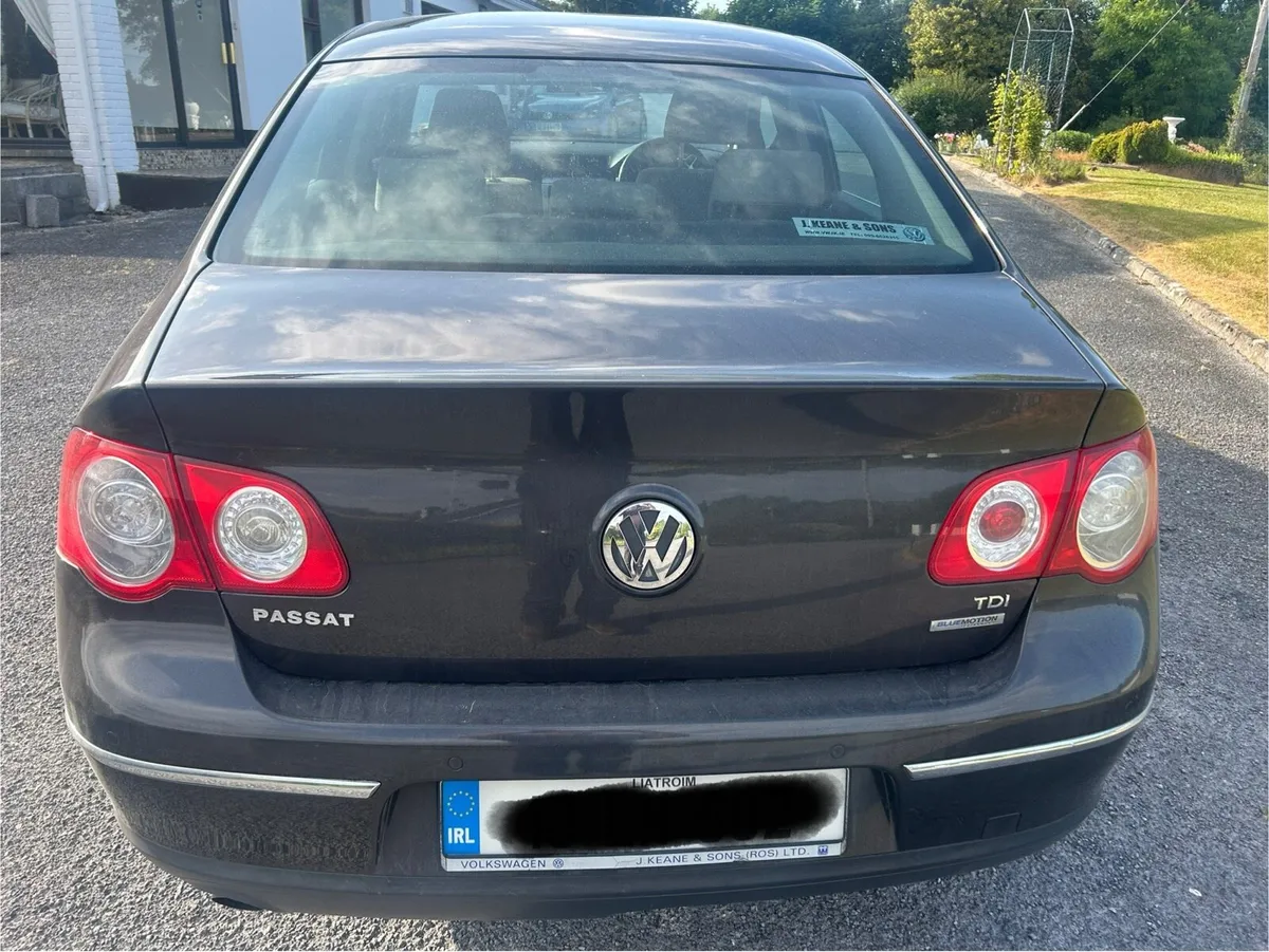 VW Passat TDI Blue Motion - Image 2