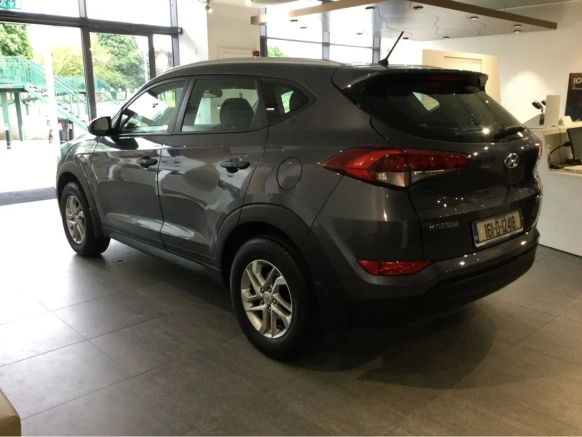 Hyundai Tucson Comfort Petrol - 1 Previous Owner - Image 3