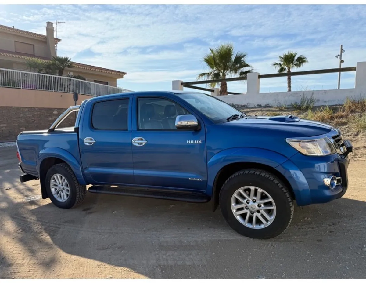 Toyota Hilux 2015 - Image 3