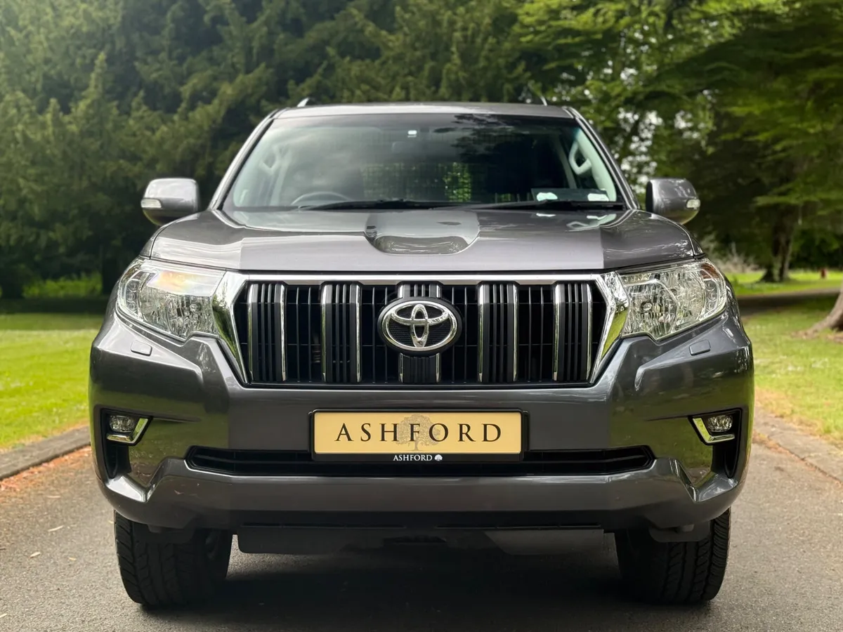 (212-D)Toyota Landcruiser 2.8 D4D Manual - Image 2