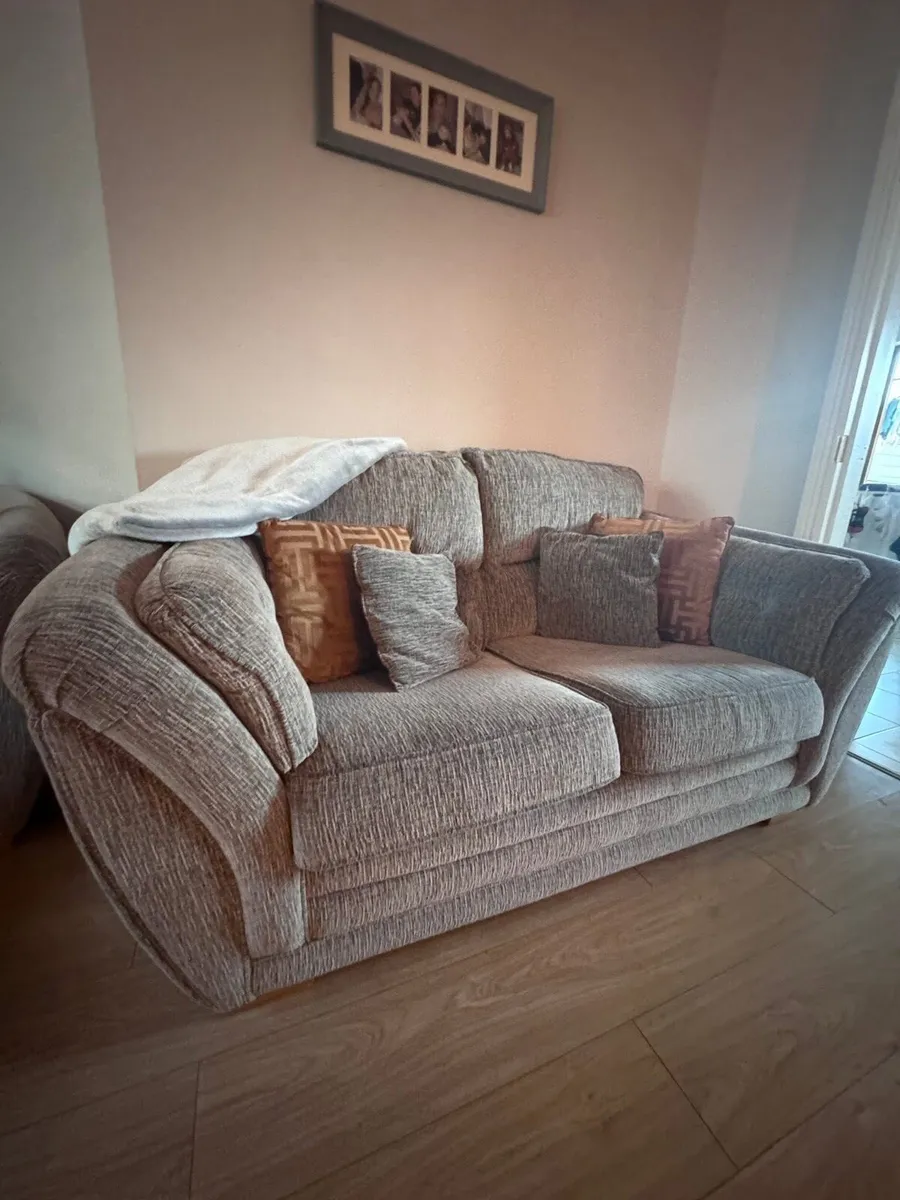 3 piece sofa - Image 3