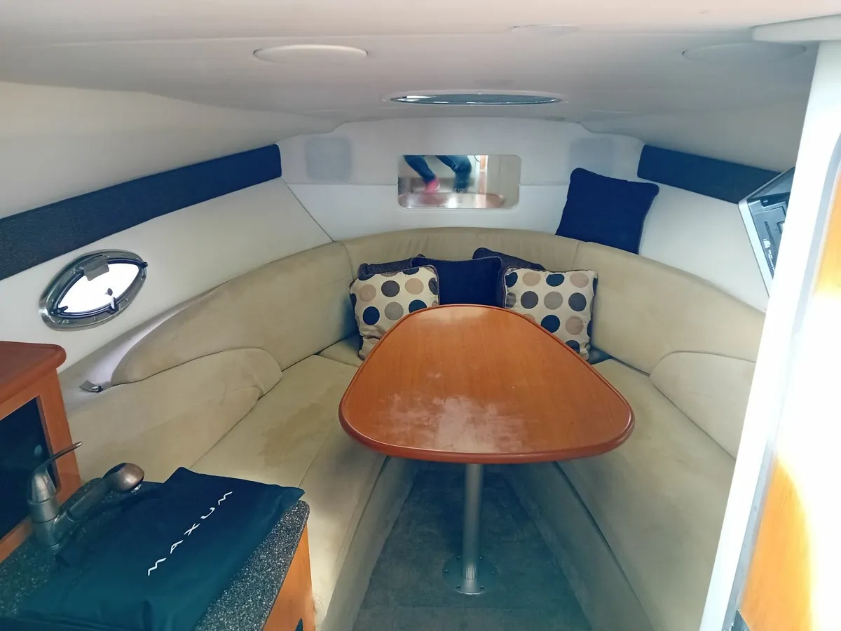 Speed boat Maxum - Image 3