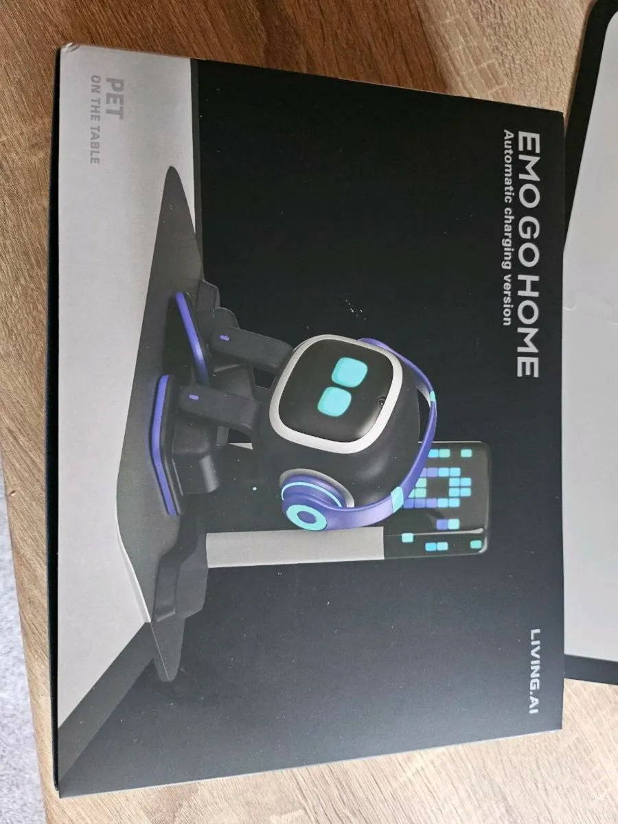 Emo robot - Image 2