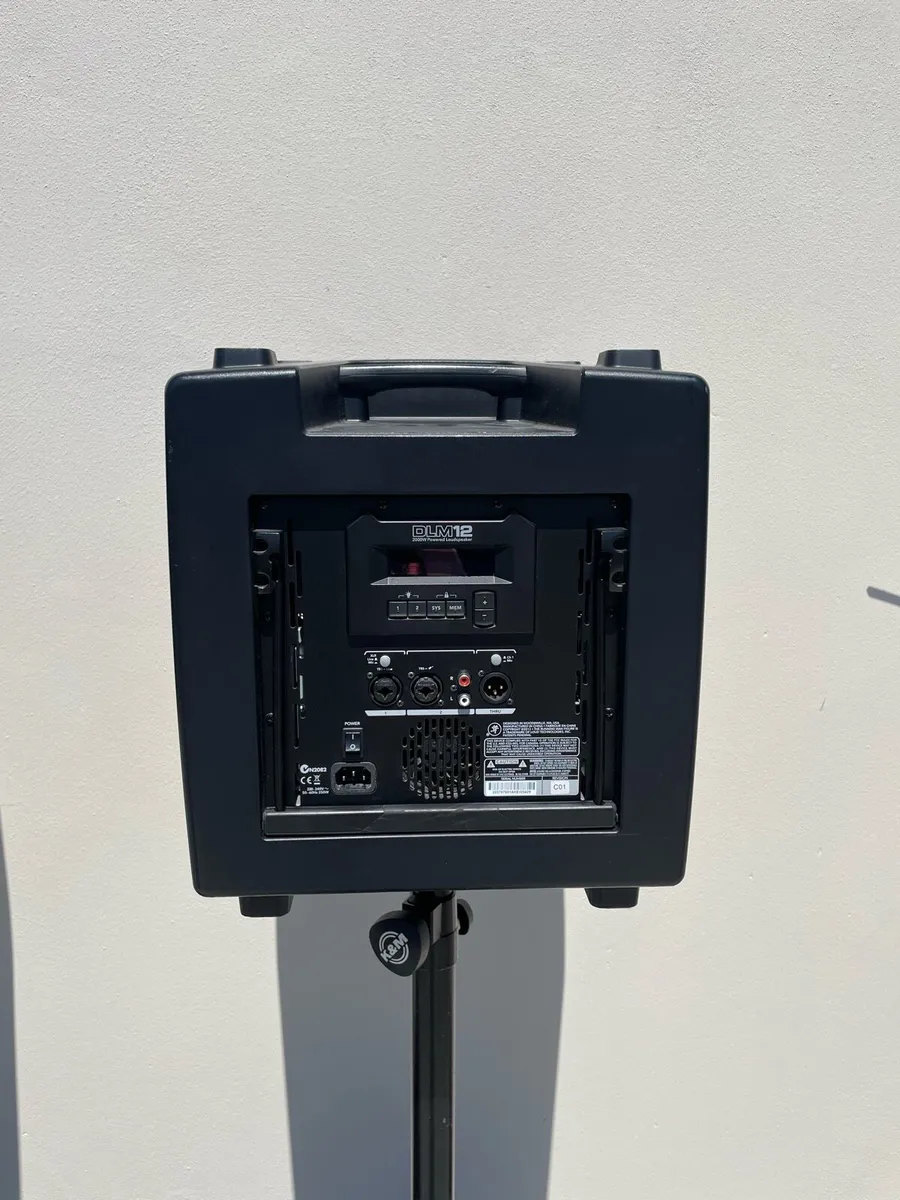 Mackie DLM 12 and 12s powered PA System - Image 4