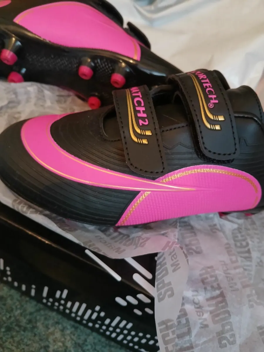 Football boots - Image 1
