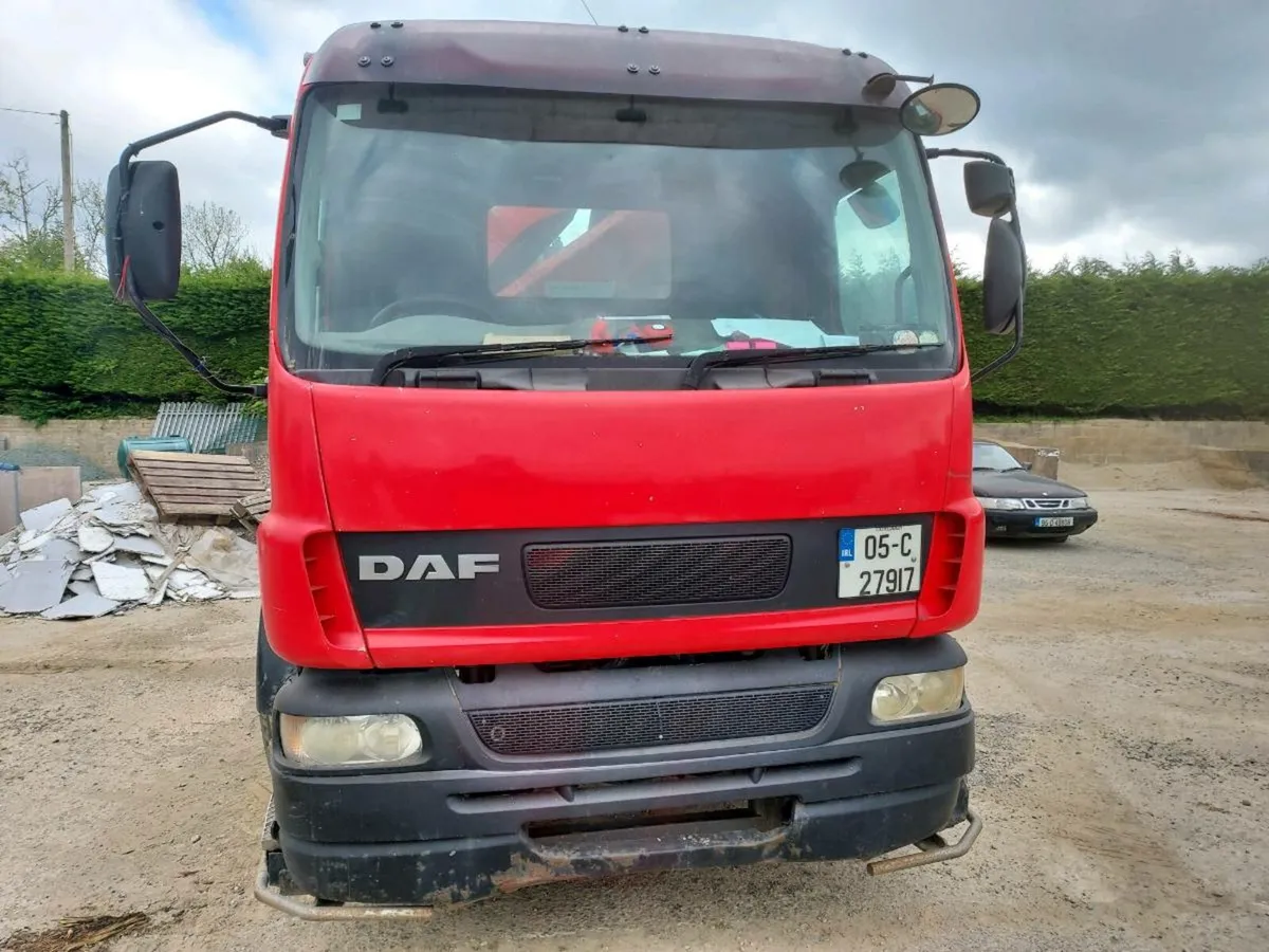DAF 55-220 tipper with Palfinger - Image 1