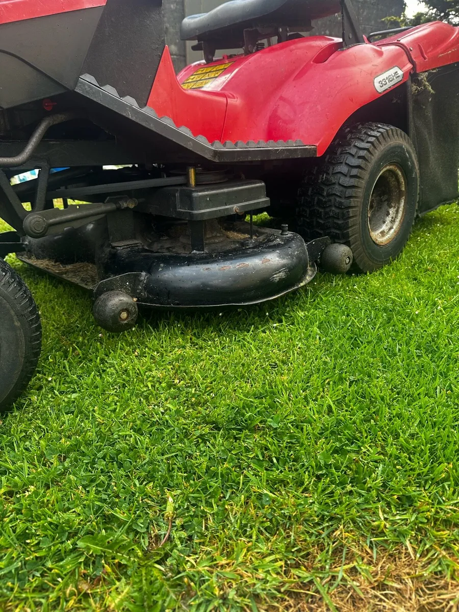 Ride on Lawnmower - Image 4