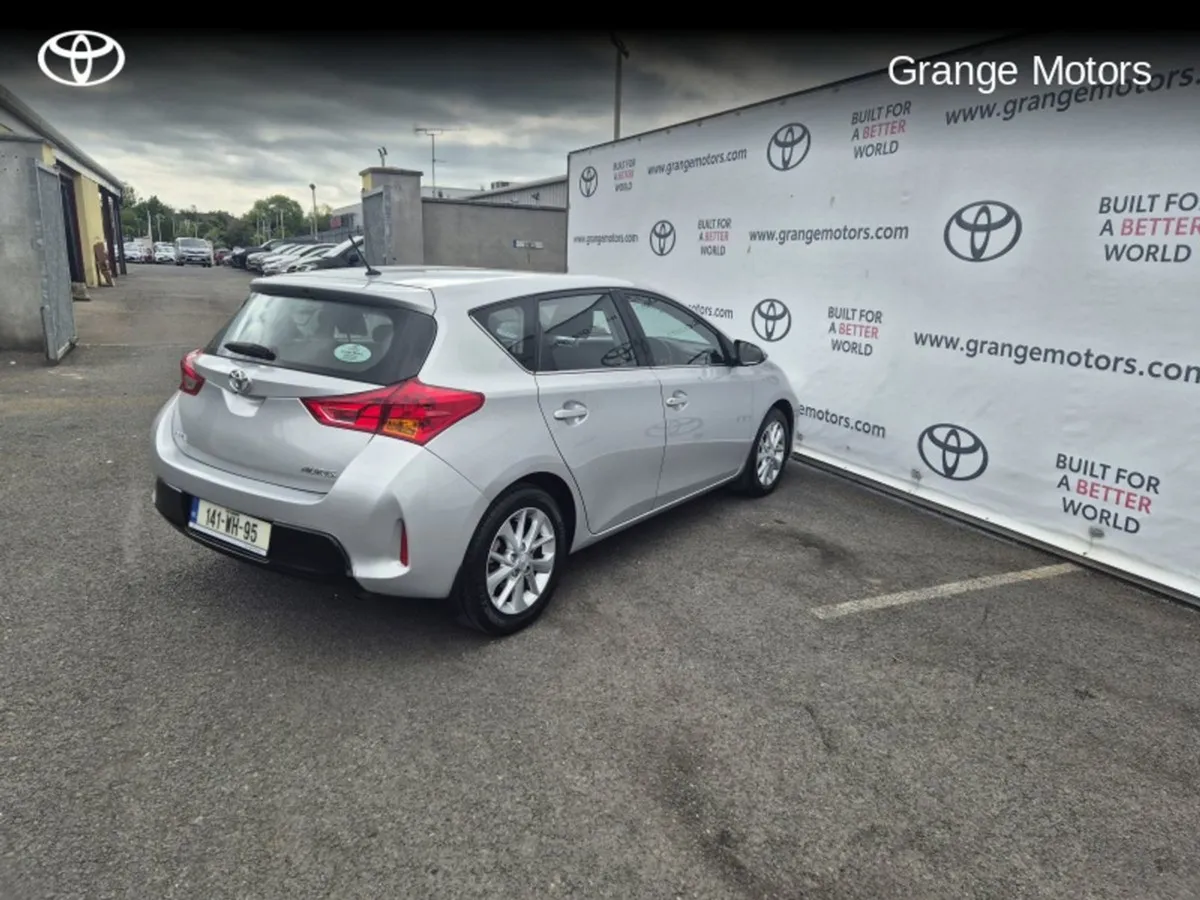 Toyota Auris 1.4 D-4d Luna 5DR - Image 2