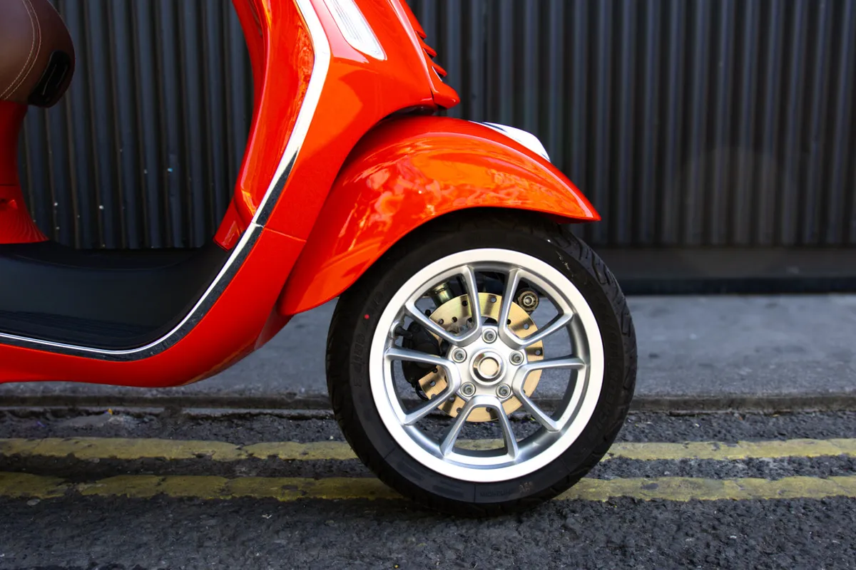 Vespa Primavera 49cc 2024 - Image 4